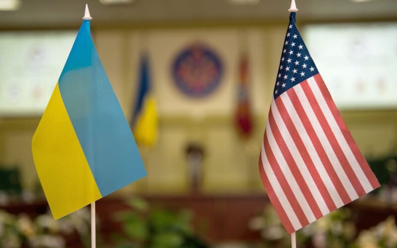США надаватимуть українцям право на роботу одразу по приїзду!