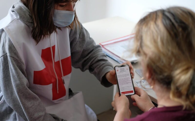 Финансовая помощь для украинцев в Польше от Красного Креста в размере 710 злотых