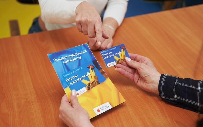 Бесплатные сертификаты на покупки от польского супермаркета Biedronka для украинских беженцев