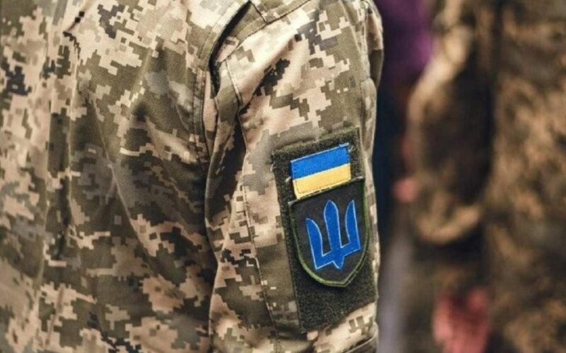 Військовий облік українських чоловіків за кордоном: чи загрожує депортація?