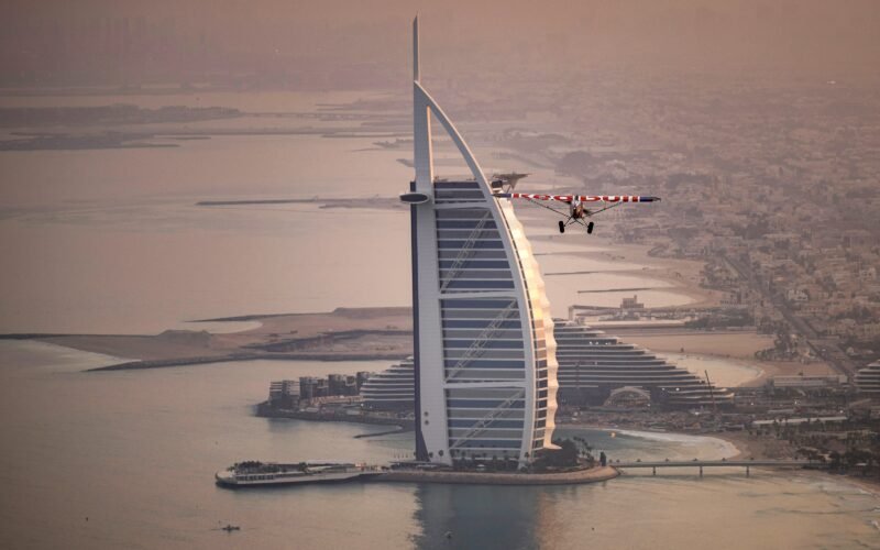 Пілот здійснив першу в історії посадку на вертолітний майданчик готелю Burj Al Arab