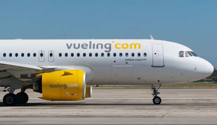 Vueling: розпродаж авіа по Європі від €9!