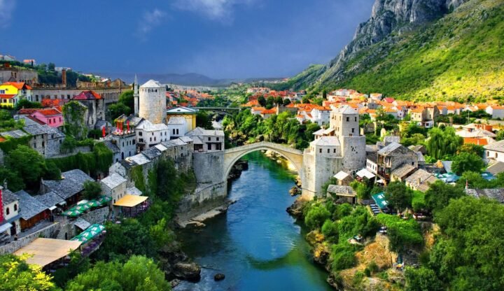 Ryanair та Wizz Air завершують фінальні переговори про лоукост-перельоти до чарівного боснійського міста Мостар