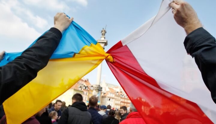 Польша возможно прекратит помощь украинским беженцам с 2024 года