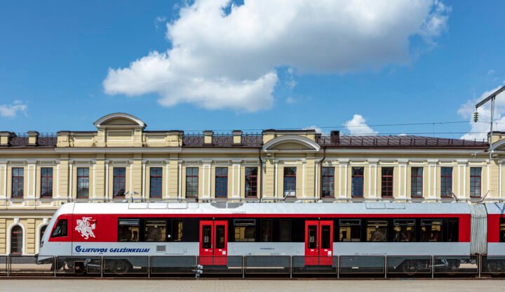 Из Вильнюса в Ригу на поезде уже 27 декабря. Сколько стоят билеты?