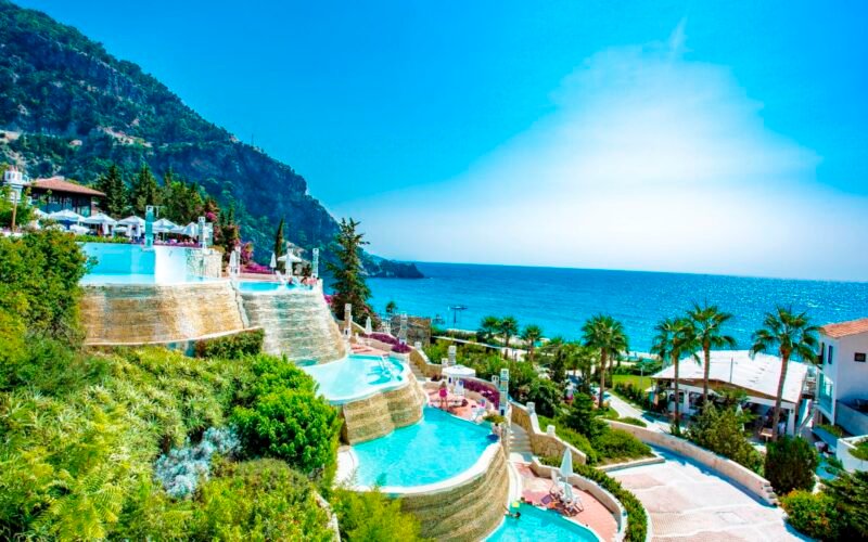 Дешеві квитки з Братислави до Турецької Рив'єри від €59